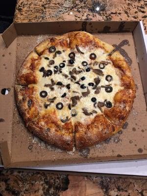 Medium black olive & mushroom, garlic butter parmesan crust