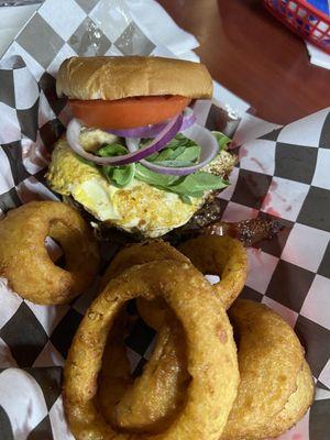 Farmhouse burger with onion rings