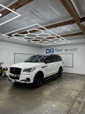 2020 Ford Lincoln navigator tenant with Formula One Stratos front windshield included $1050