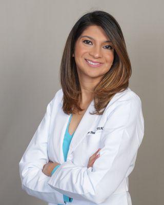 Dr. Parekh attended Western University of Health Sciences in
Pomona where she obtained her Doctor Optometry in
2014.