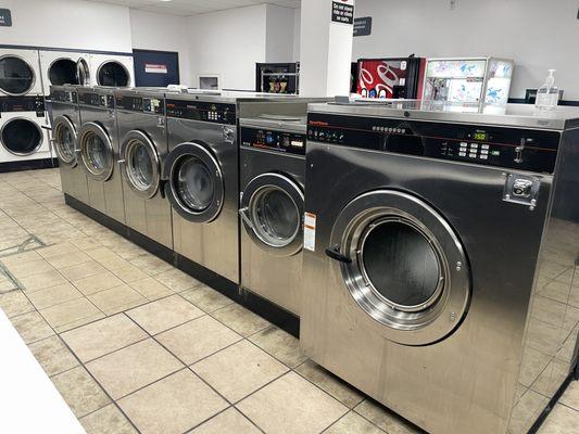 80 & 60 pound washers for large loads, bedding and blankets