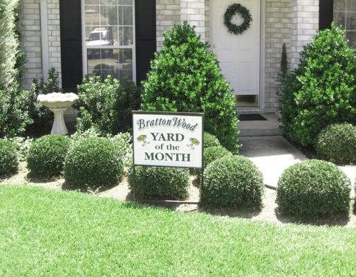 One of Cutting Edge Lawn Care's satisfied clients!