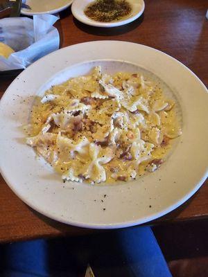 Grilled chicken bowtie pasta