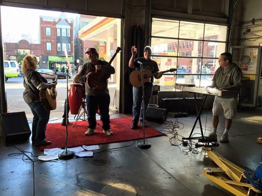 Wicker Park Chillfest... Jam session in the Mechanic Shop