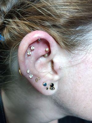 10$ piercings every Sunday 9-5 includes jewelry