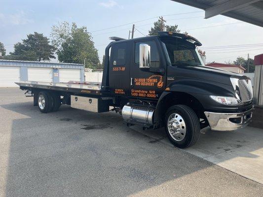 24 Hour Towing & Recovery