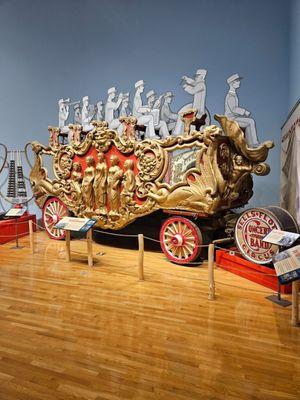 Circus carriage