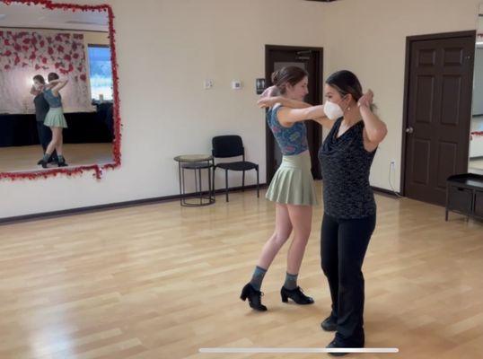 Anjulena teaching swing dance