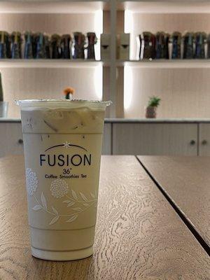 Oolong green tea with cream (milktea)