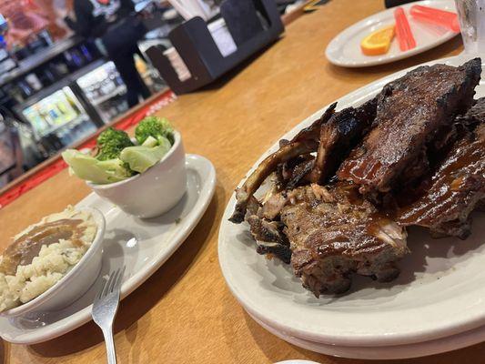 Fill Full Slab Ribs, mashed and Steamed Broccoli