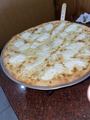 NY white pizza