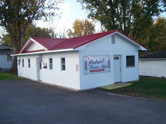 Just off East Morris Blvd. Next to East High School and behind Sherwood Park. Morristown's Best Gentlemen's Barbershop!