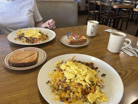 Table view - Arizona meat lovers skillet