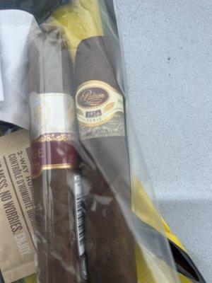 Padron 1926, Rocky Patel: The Edge, cigar cutter and single-flame torch lighter