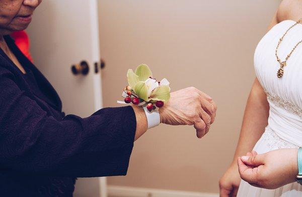 Wrist corsage