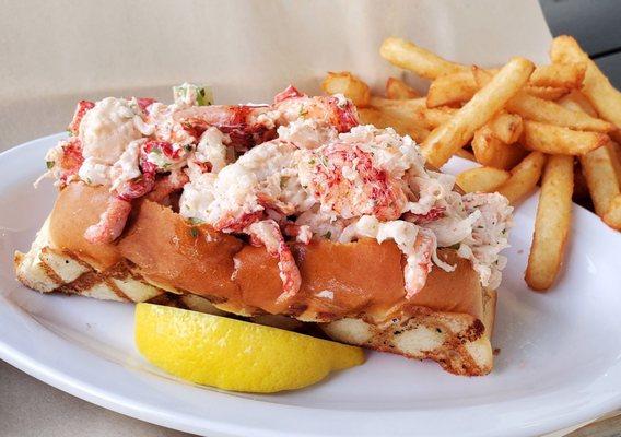 The Last Meal:  Lobster Roll w/ Felony Fries