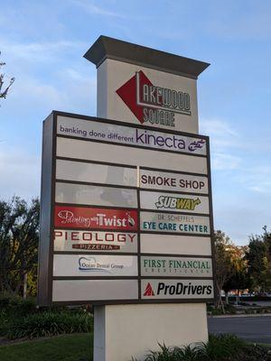 Businesses at Lakewood Square