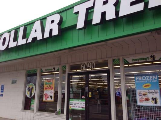 Dollar Tree - entrance