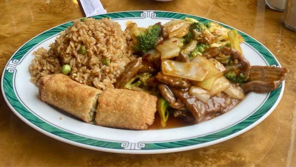 Spicy beef and broccoli lunch combo