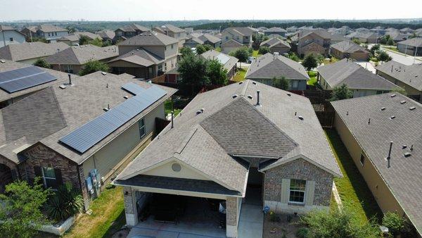 Beautiful new hail-resistant shingles installed on a home in Austin near Dassau Road! Durable protection you can trust. Call 512-822-8387!