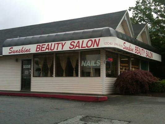 View of Sunshine Beauty Salon from outside