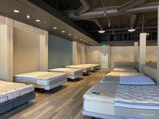 Irvine Showroom - Custom Comfort Mattress