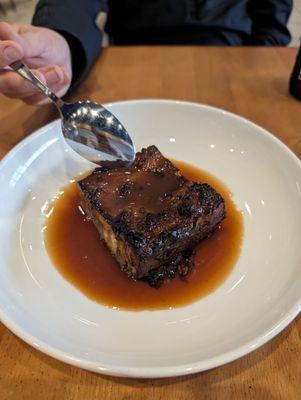 Pecan bread pudding