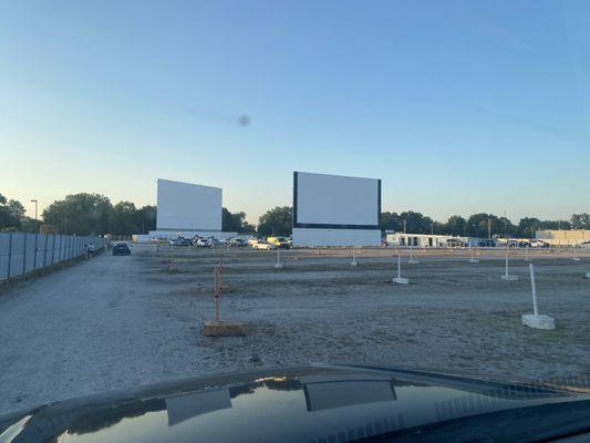 The entry & approach to the screens after admission.