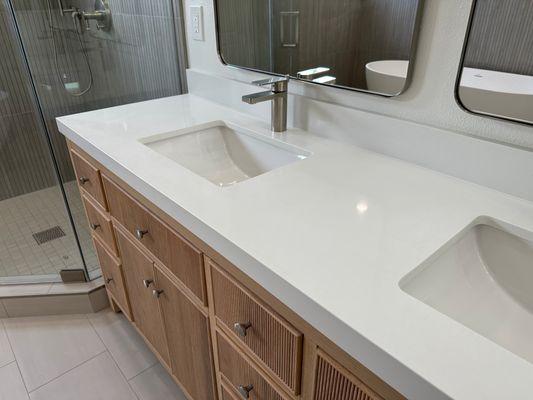 Complete master bathroom remodeling by Pulsar Construction Inc. Redondo Beach, 90278