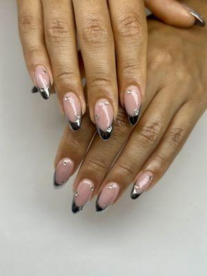 Chrome designs 

Rosy Tips Nails & Spa
#acrylicnails #rosytipsnailsandspa #rosytipschulavista #ombrenails #hand-drawingart #chulavistanails