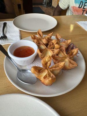 Crab wontons