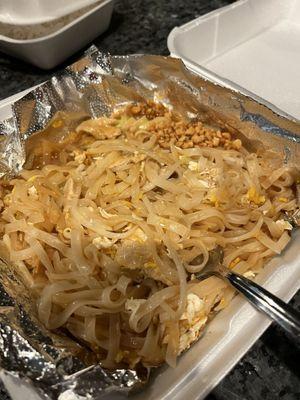 Pad Thai Fried Noodles with chicken