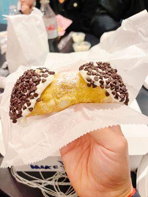 Chocolate Chip Cannoli