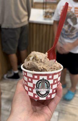 Split scoop of vegan oatmeal cookie and chocolate