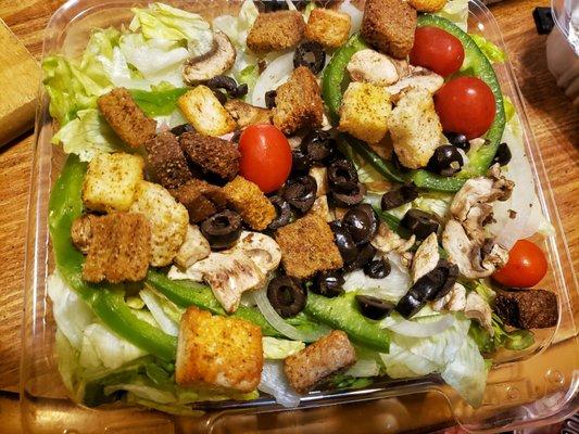 Veggie Salad, add croutons