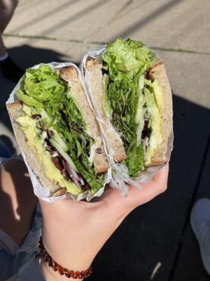 Avocado sandwich