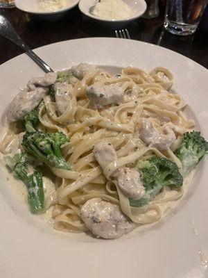 Fettuccine Alfredo (add chicken)