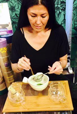 Making fresh matcha tea