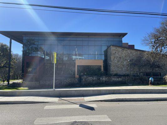 Seguin Public Library