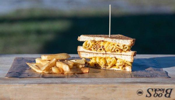 Mac and cheese bacon sandwich