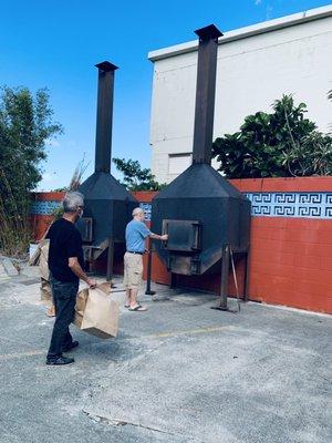 Double furnace to burn folded paper money