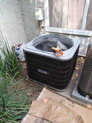 Another 4 ton condenser installation