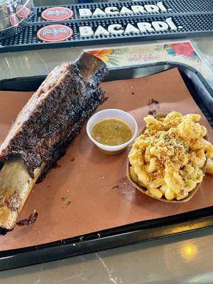 Brisket on the bone and Mac 'n cheese, Excellent!!