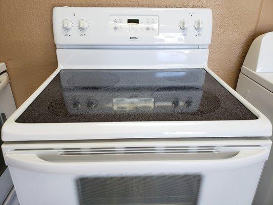 Kenmore Glass Top Oven in White w/ 4 Burners & Self Clean Option - 120 Day Warranty @ Lakeside Appliances Havasu