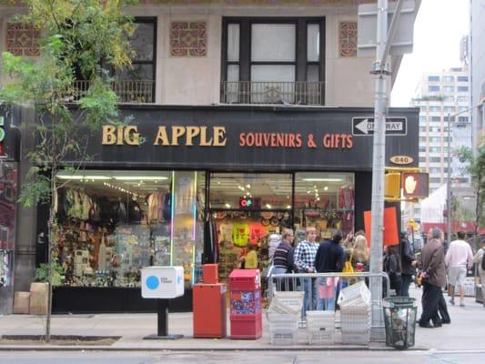 Big Apple Souvenirs & Gifts in New York City