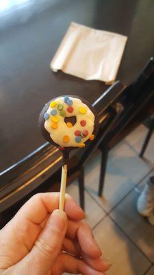 Donut cake pop