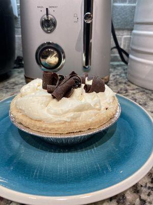 Chocolate cream mini pie