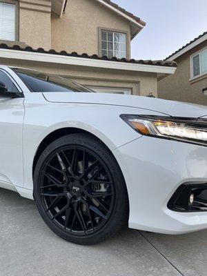 Niche Wheels installed by Salinas