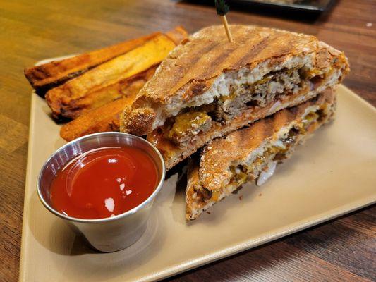 Meatloaf sandwich with up-charge steak fries