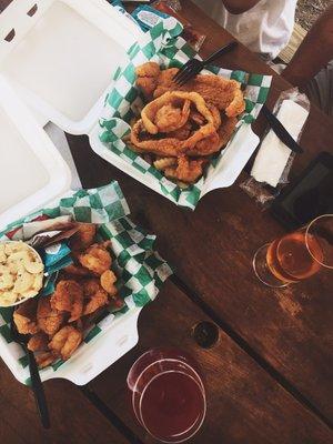 Fried shrimp + fish with Mac and cheese w/fries. So good!